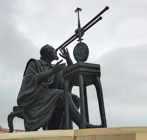 銅雕塑-人與天文學